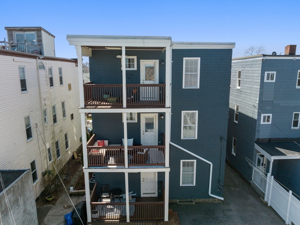 652 Adams St # 2