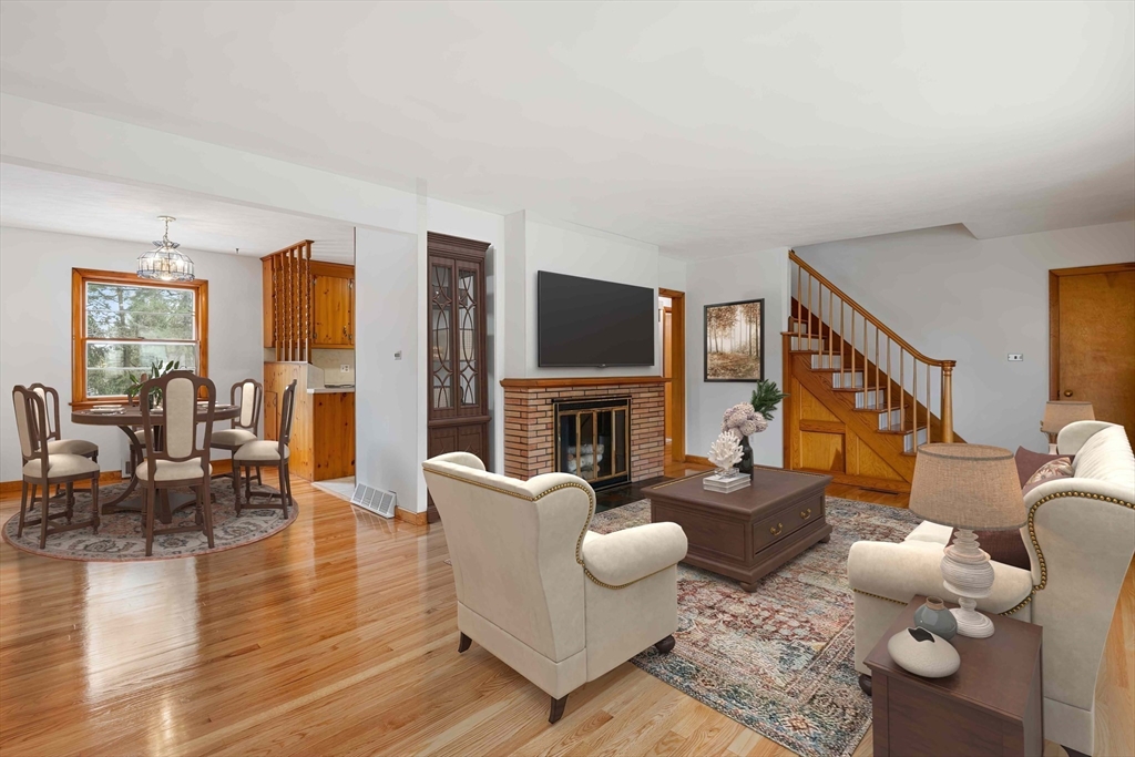 20 Laurence Dr
