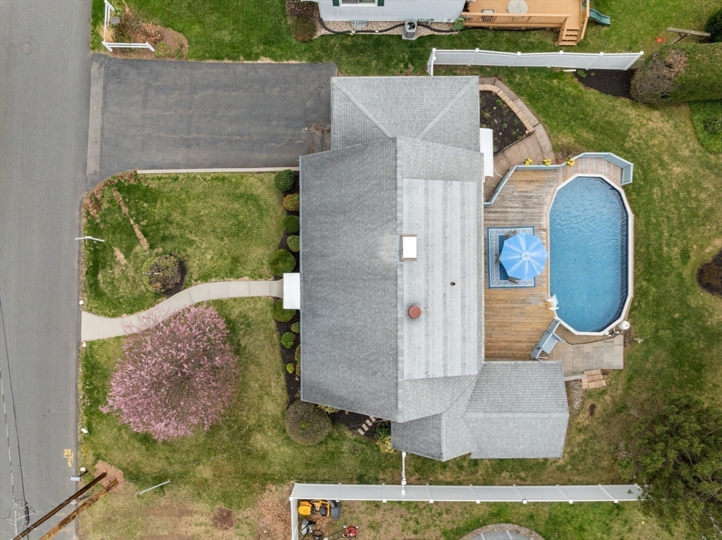 20 Laurence Dr