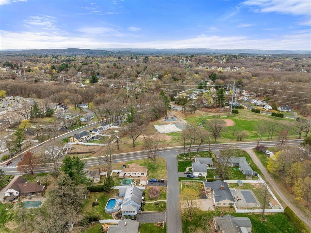 20 Laurence Dr