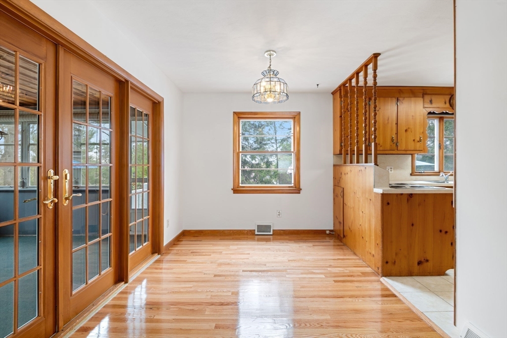 20 Laurence Dr