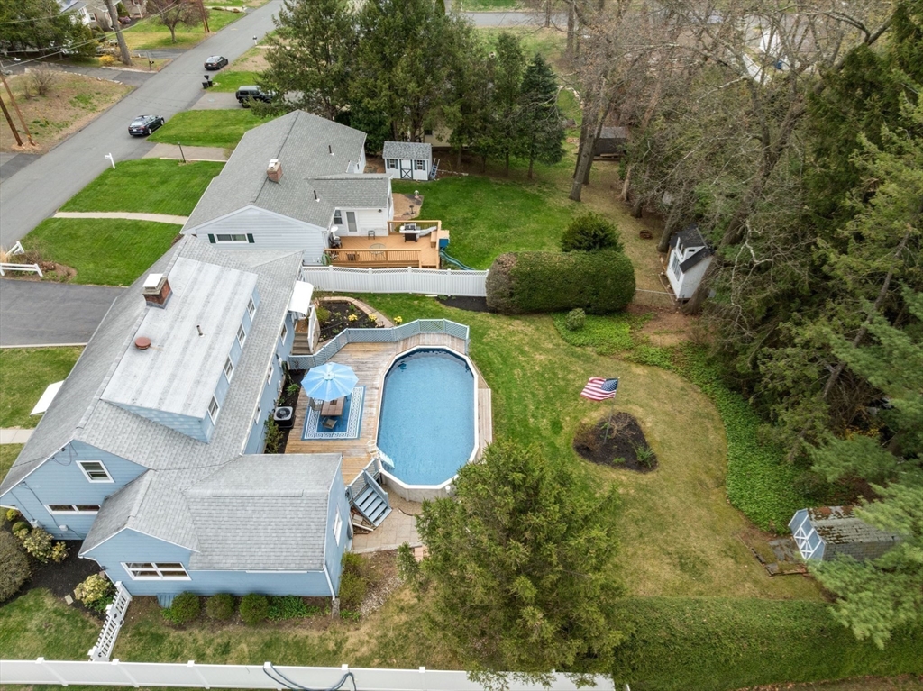 20 Laurence Dr