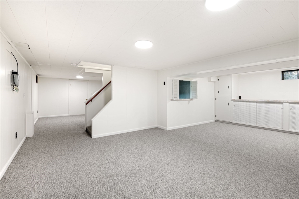 20 Laurence Dr