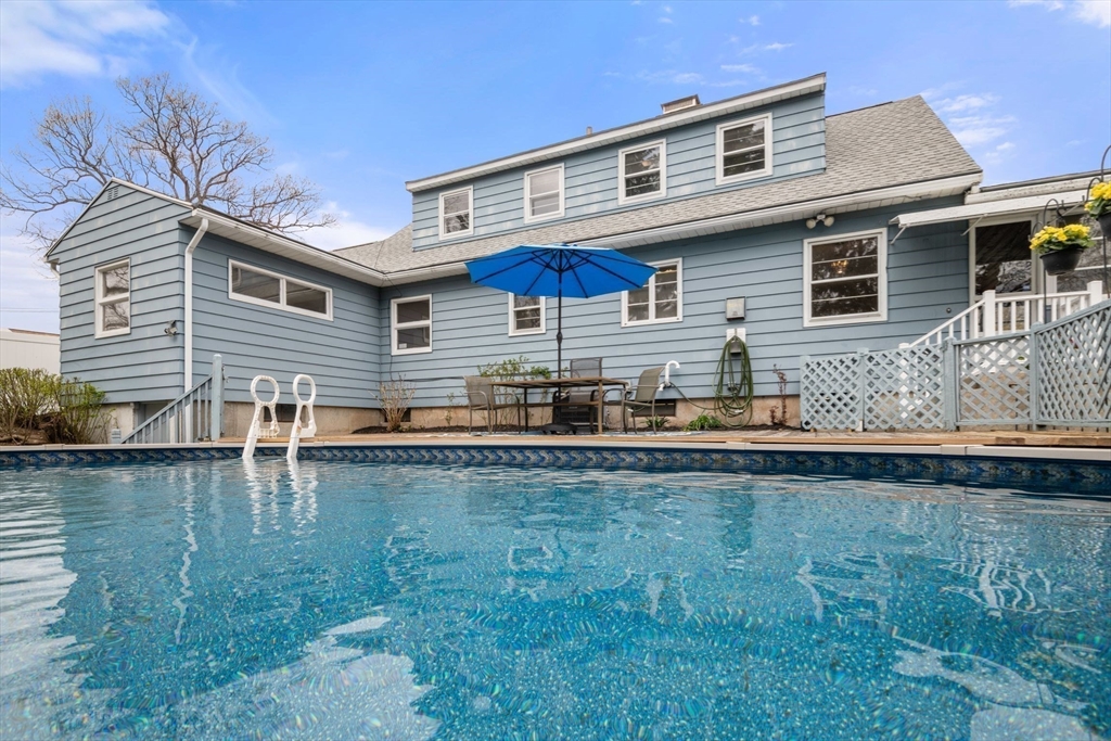 20 Laurence Dr