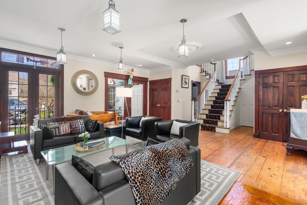 249 High St