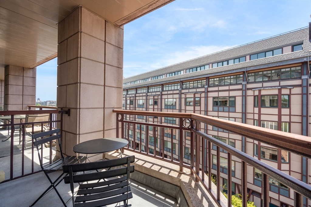 50 Battery St # 501 Unit: 401-501