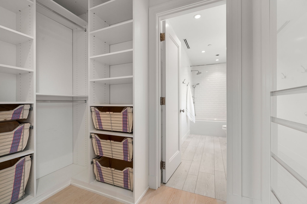 50 Battery St # 501 Unit: 401-501
