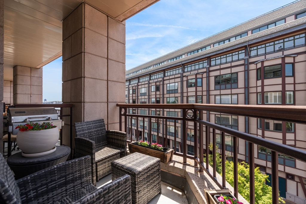 50 Battery St # 501 Unit: 401-501