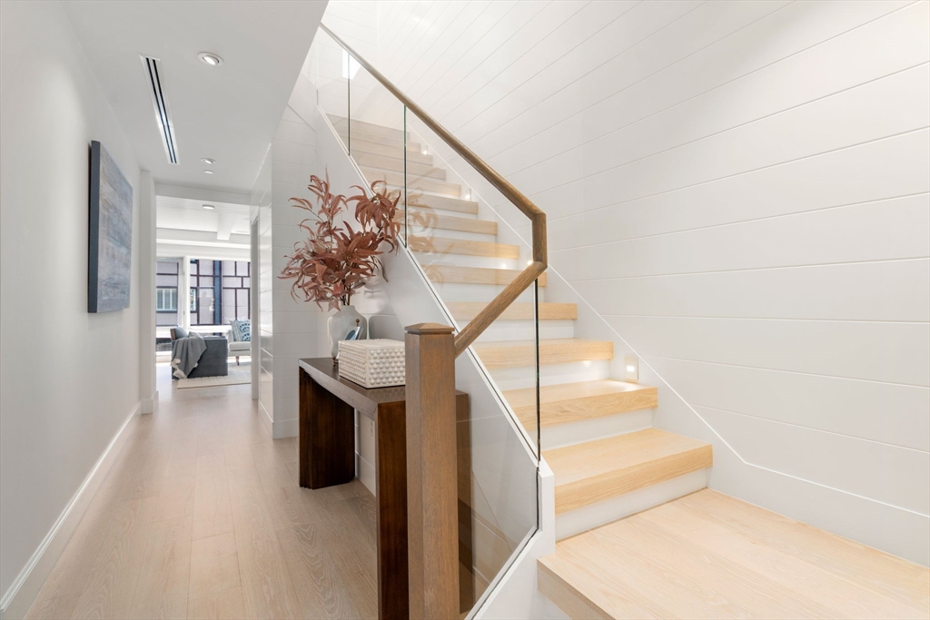50 Battery St # 501 Unit: 401-501