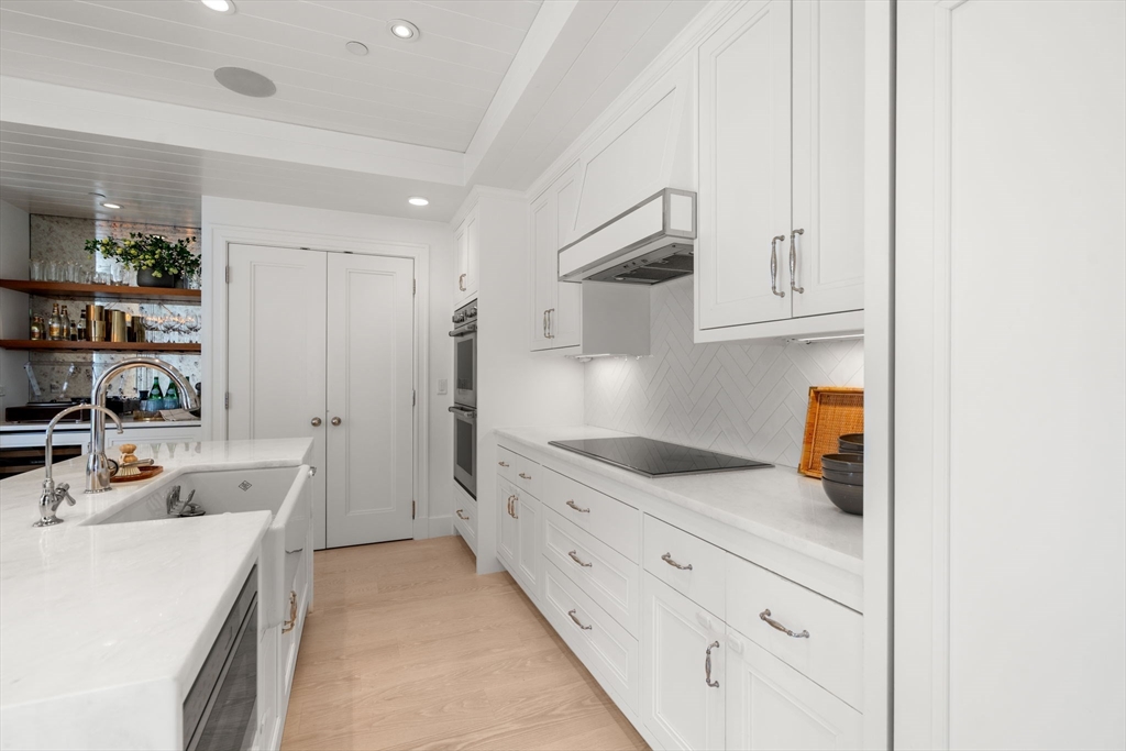 50 Battery St # 501 Unit: 401-501