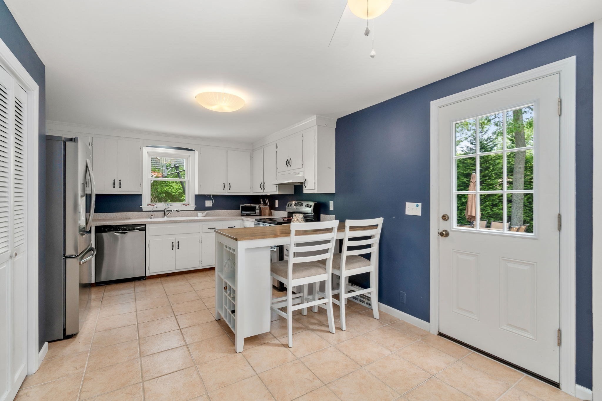 24 E Harbor Dr