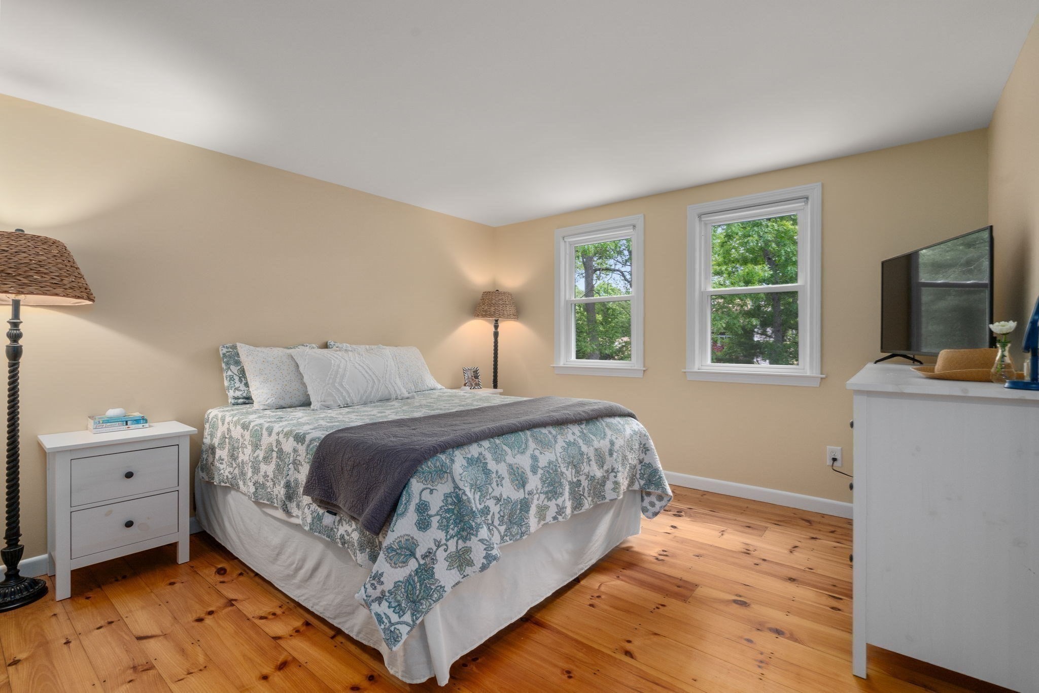 24 E Harbor Dr
