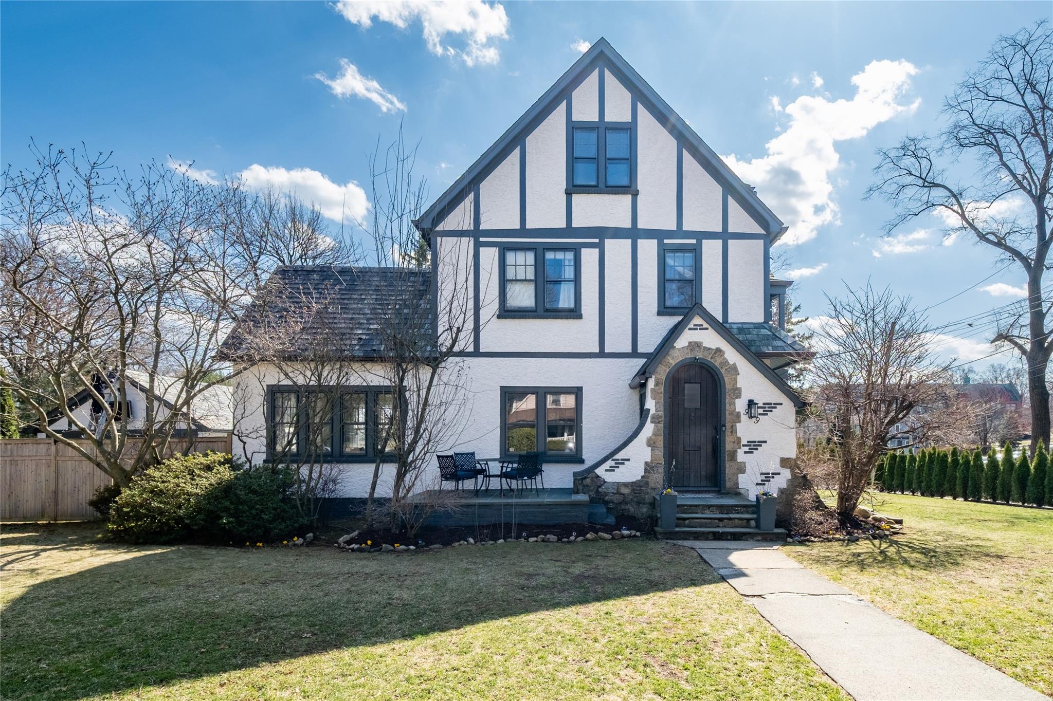 999 Prospect Avenue