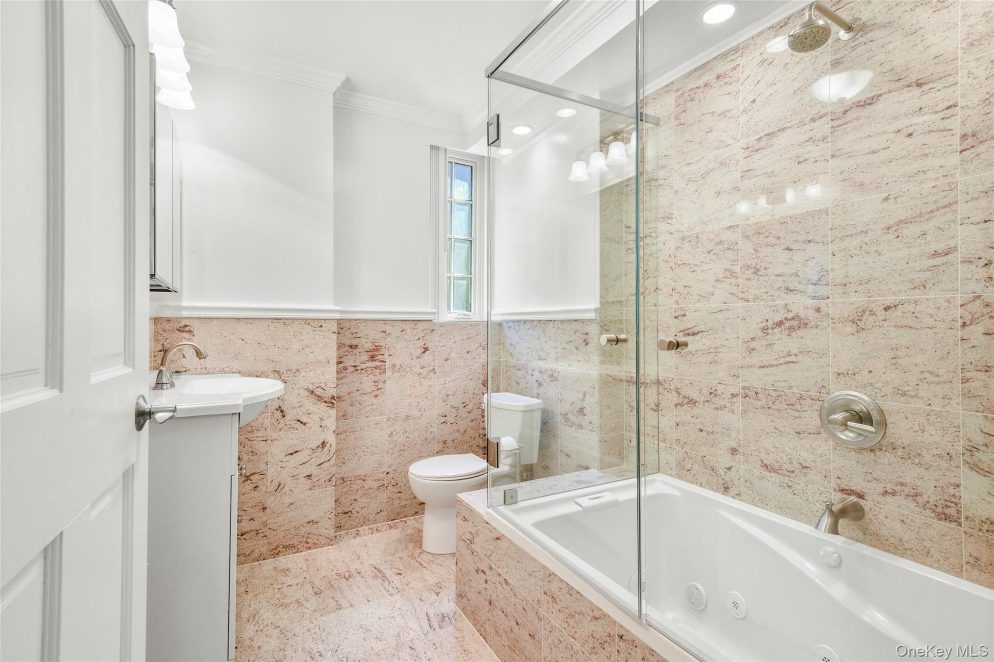 1 Rivermere Unit: 1G