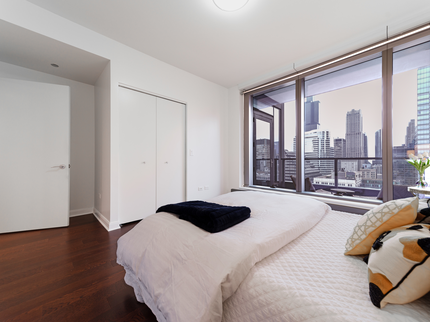 60 E Monroe Street Unit: 2905