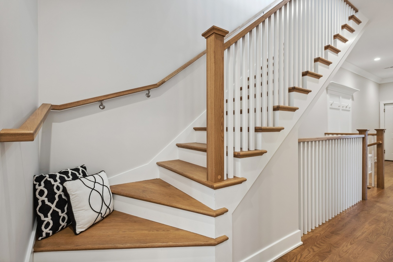 2049 N Bissell Street Unit: 3