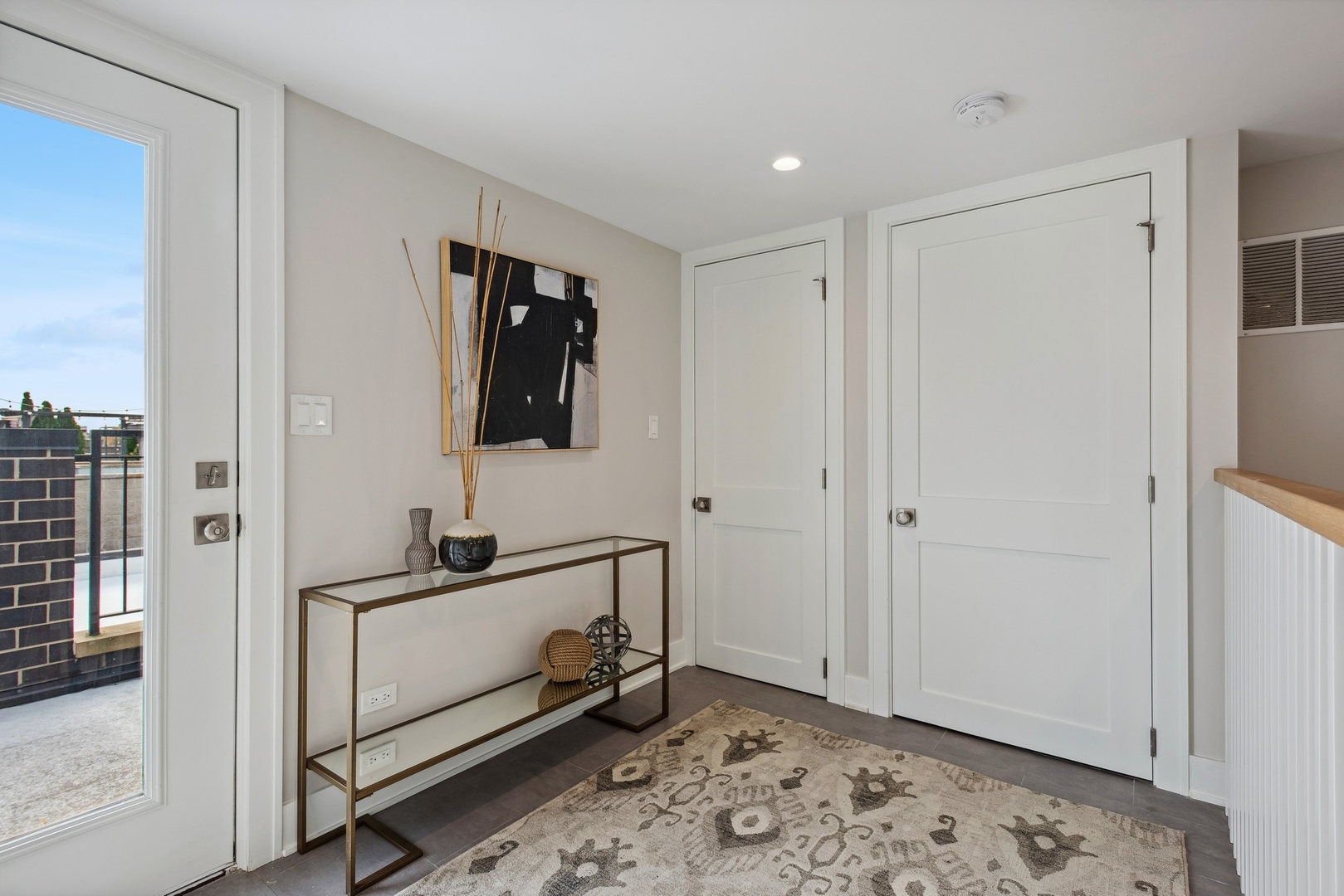 2049 N Bissell Street Unit: 3