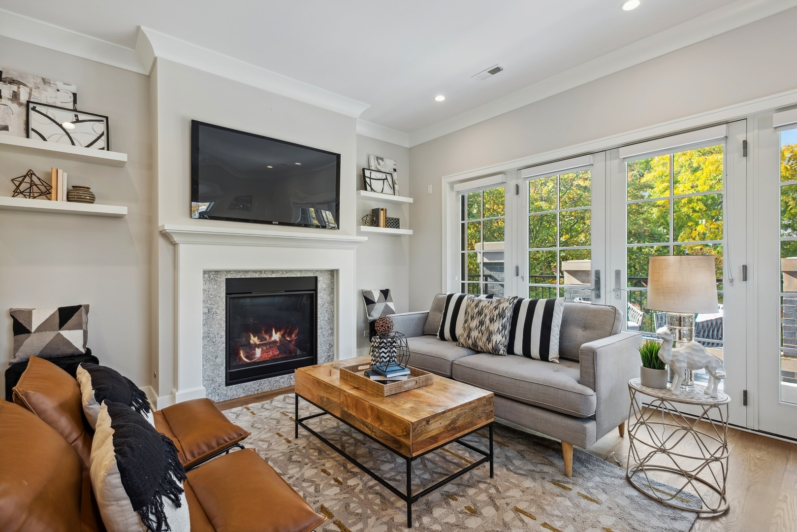 2049 N Bissell Street Unit: 3