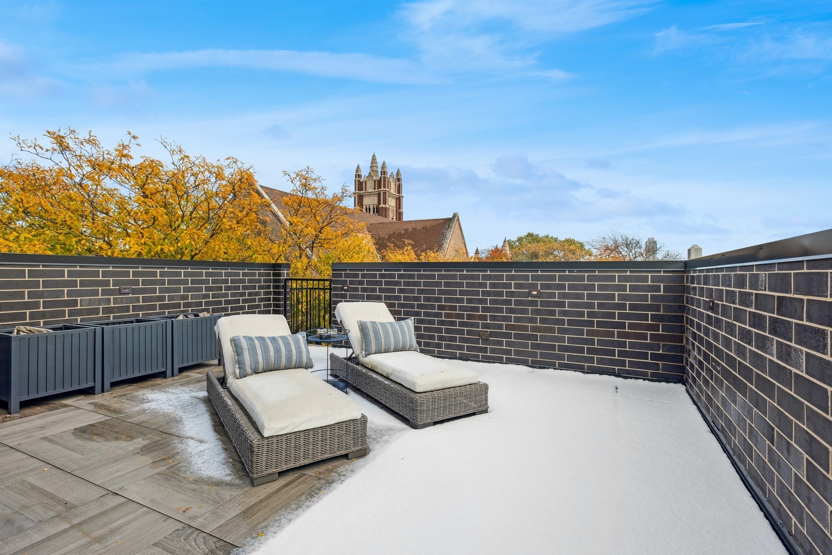 2049 N Bissell Street Unit: 3