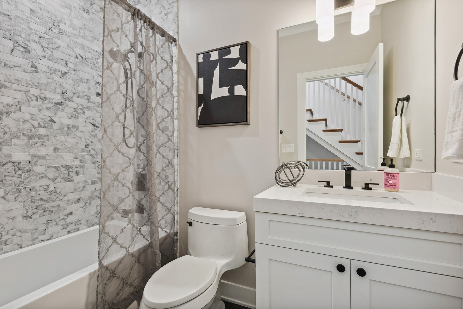 2049 N Bissell Street Unit: 3