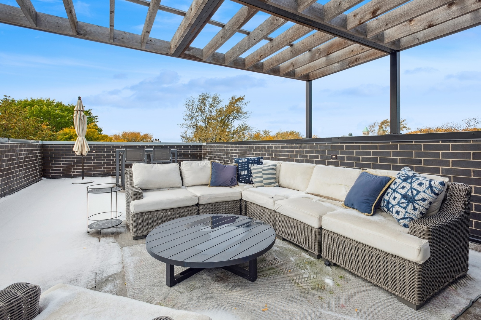 2049 N Bissell Street Unit: 3