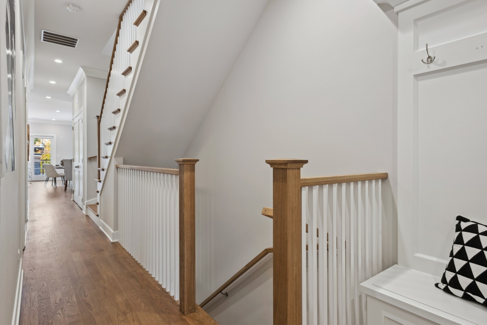 2049 N Bissell Street Unit: 3