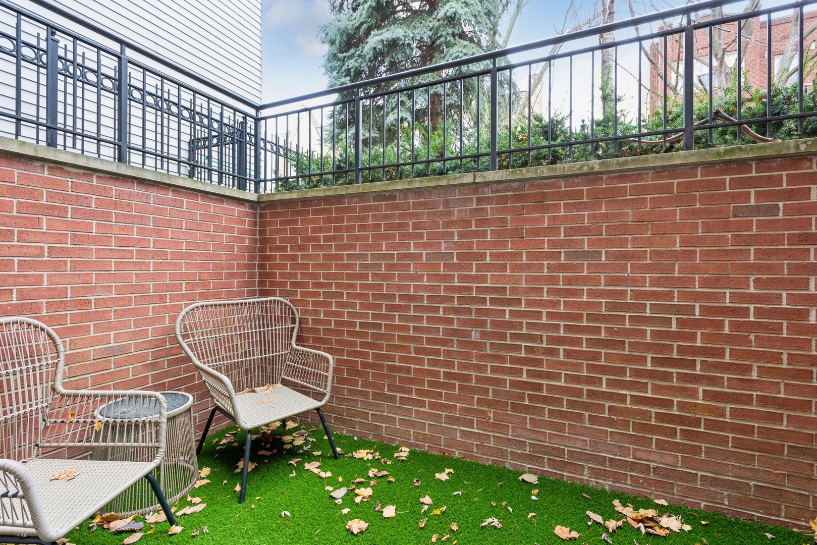 1951 W Melrose Street Unit: 1