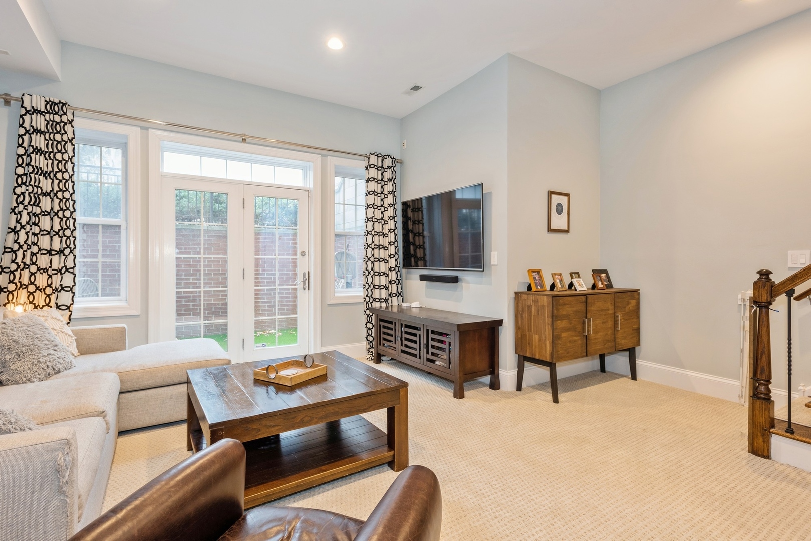 1951 W Melrose Street Unit: 1