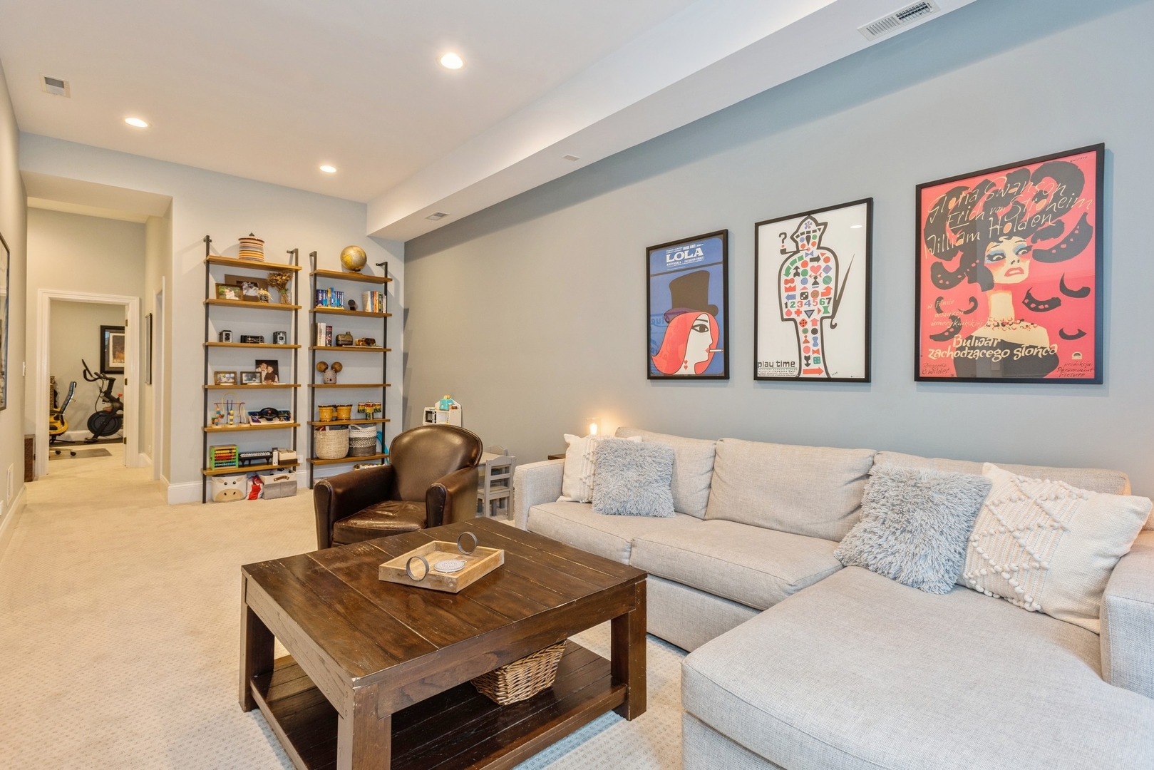 1951 W Melrose Street Unit: 1