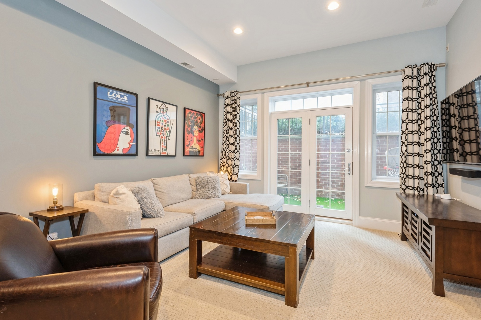 1951 W Melrose Street Unit: 1