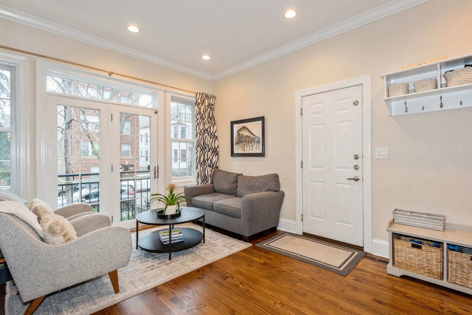 1951 W Melrose Street Unit: 1