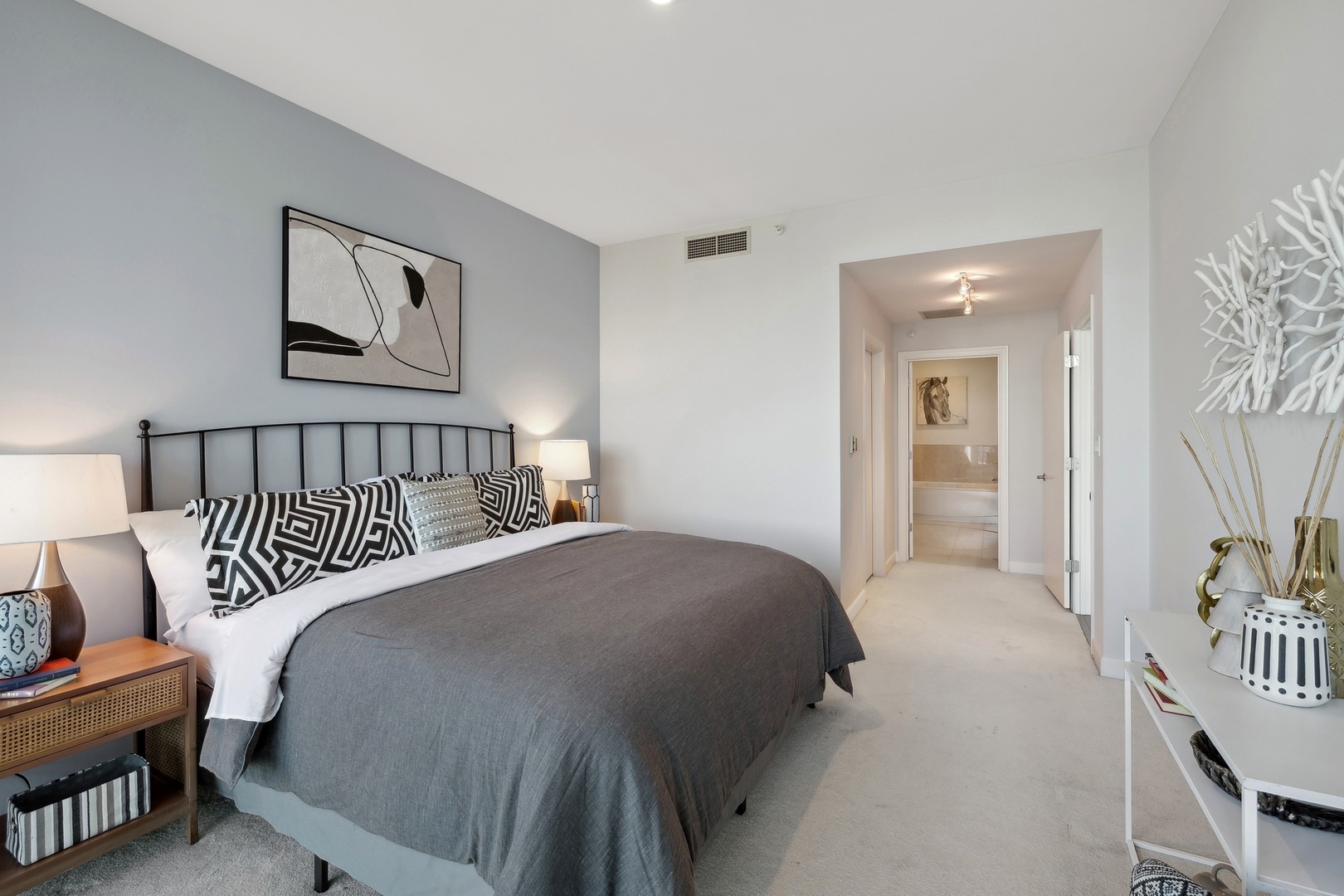 1201 S Prairie Avenue Unit: 5002