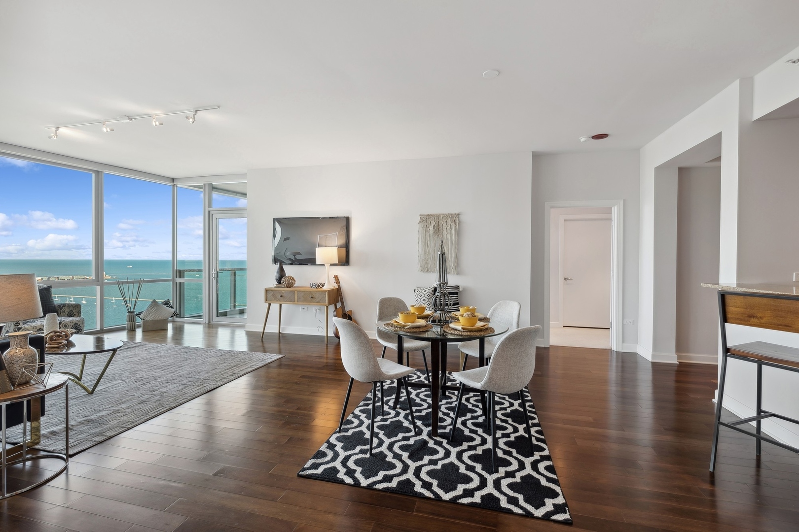 1201 S Prairie Avenue Unit: 5002