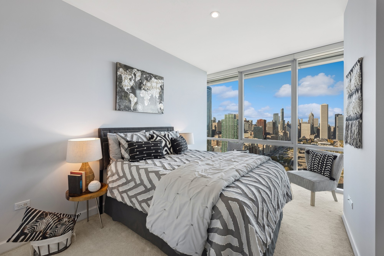 1201 S Prairie Avenue Unit: 5002