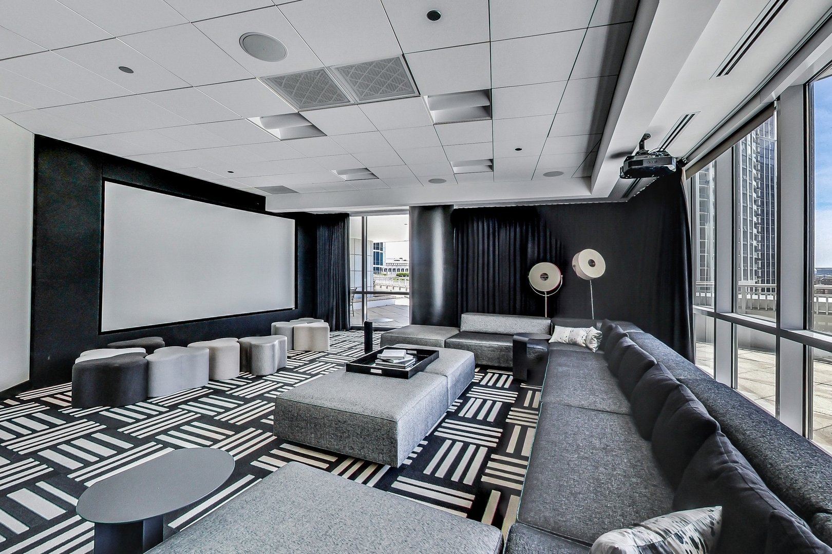 1201 S Prairie Avenue Unit: 5002