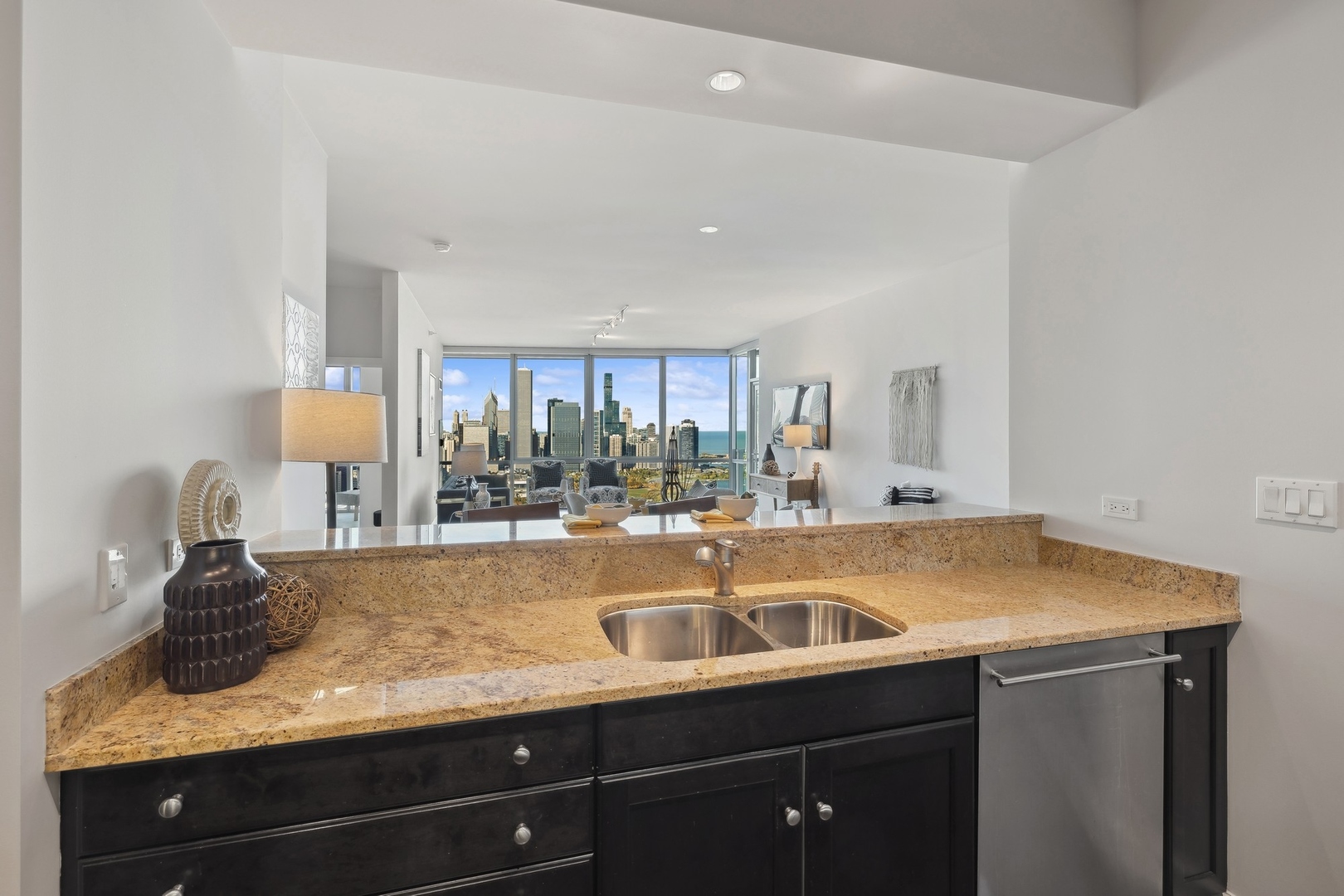 1201 S Prairie Avenue Unit: 5002