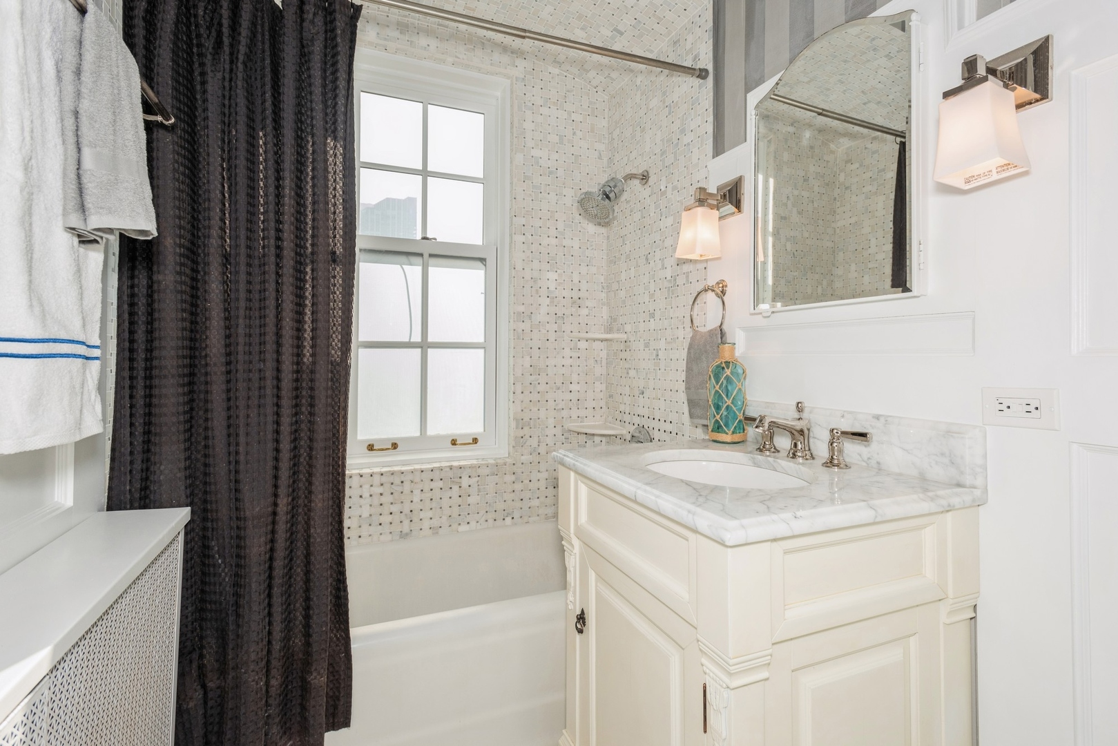 73 E ELM Street Unit: 7C