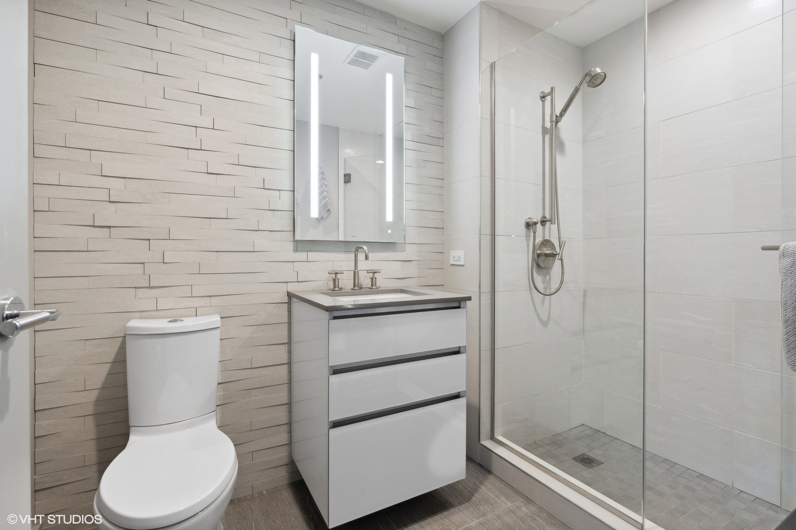 57 E Delaware Place Unit: 1705