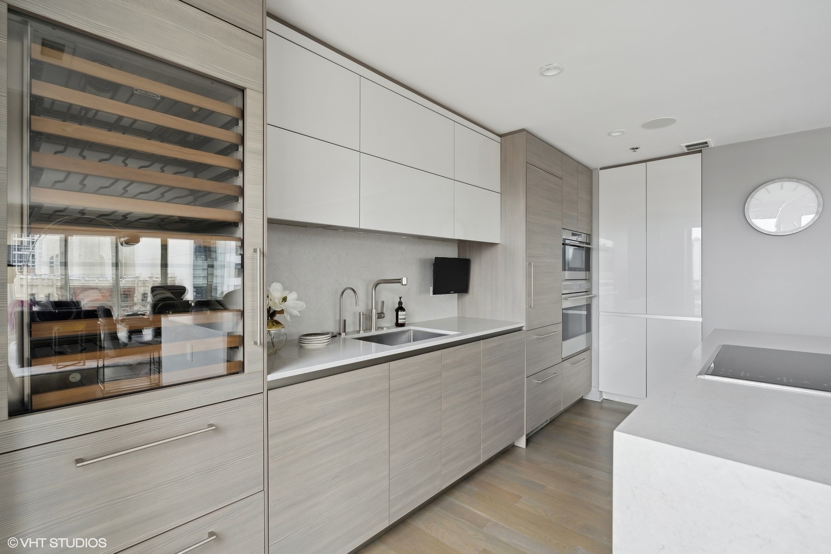 57 E Delaware Place Unit: 1705