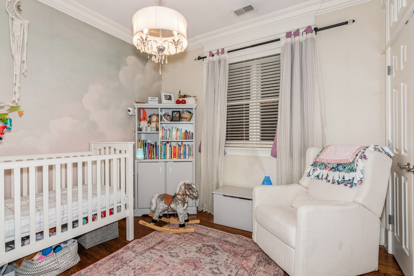 3057 N CLYBOURN Avenue Unit: 2N