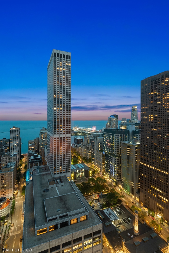 111 E Chestnut Street Unit: 56AB