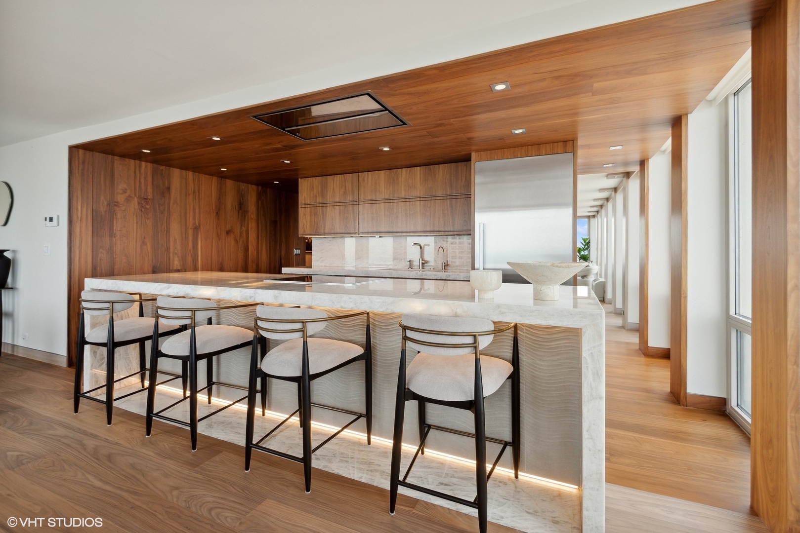 111 E Chestnut Street Unit: 56AB