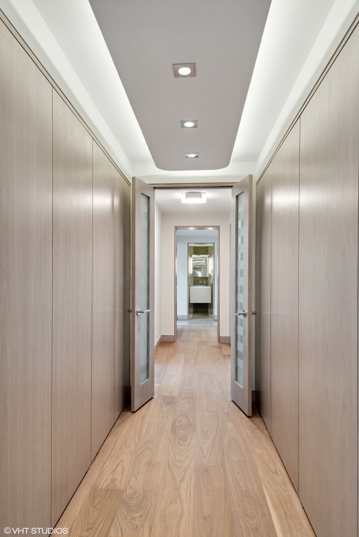 111 E Chestnut Street Unit: 56AB