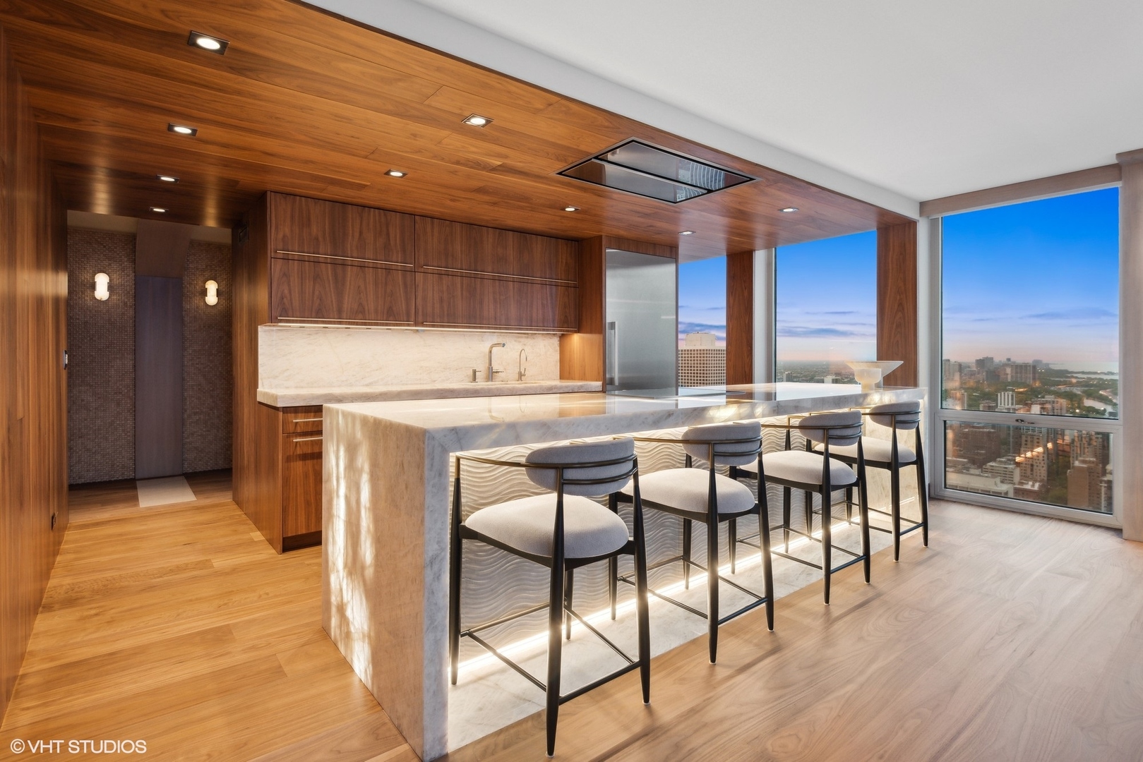 111 E Chestnut Street Unit: 56AB