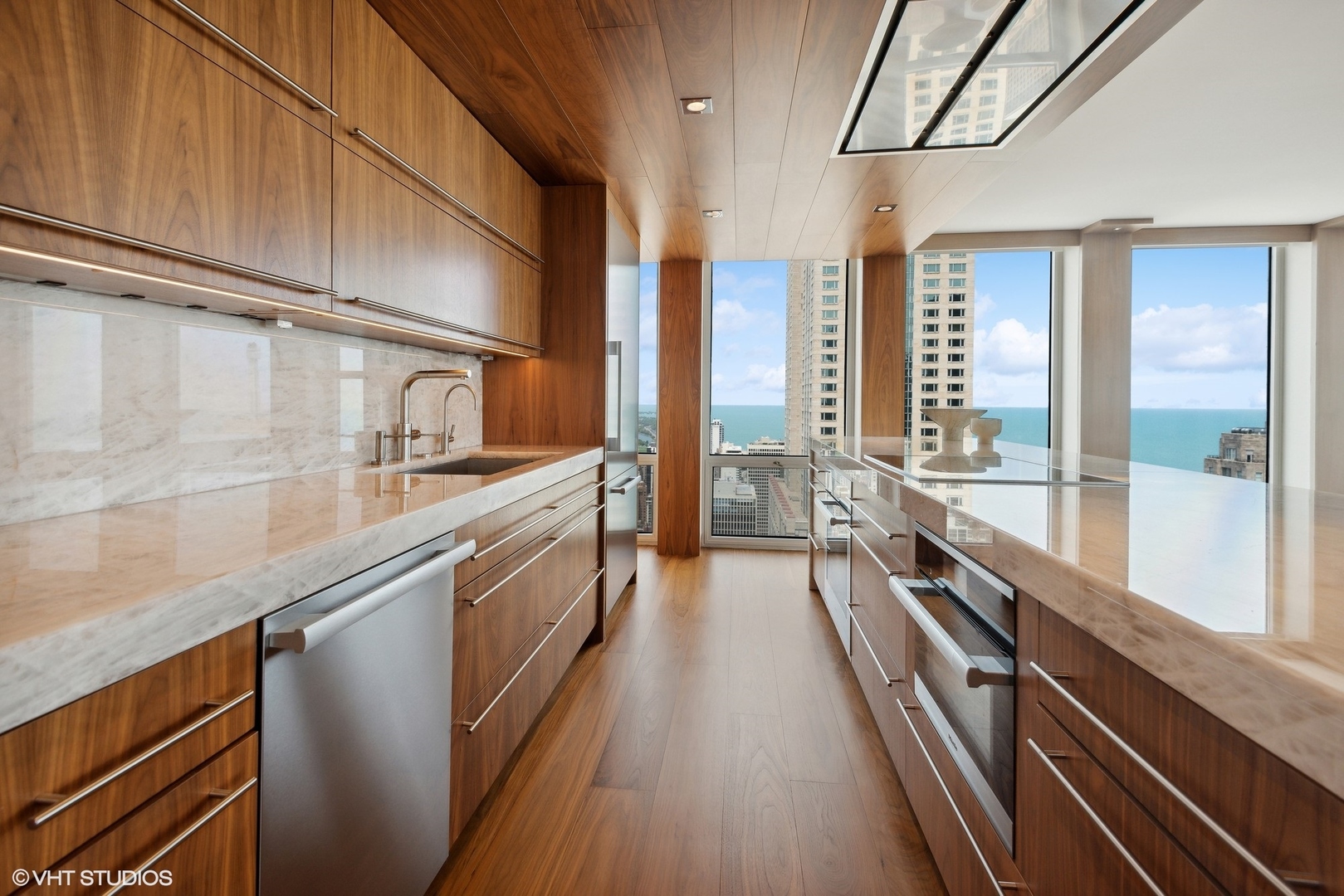 111 E Chestnut Street Unit: 56AB