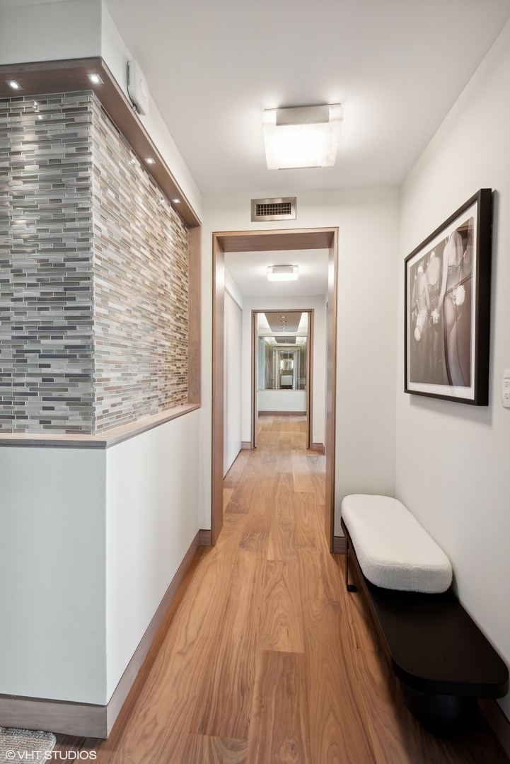 111 E Chestnut Street Unit: 56AB