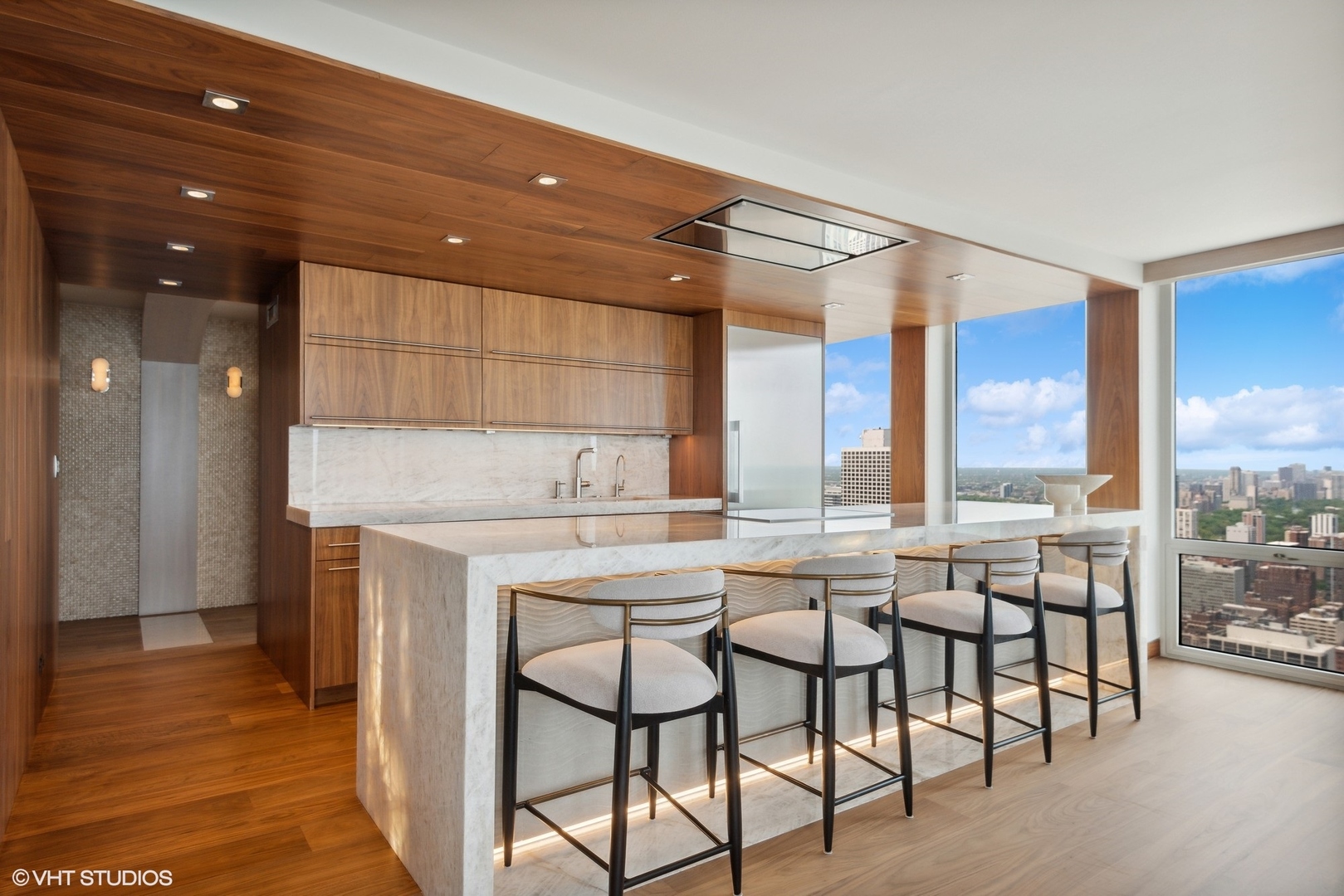 111 E Chestnut Street Unit: 56AB