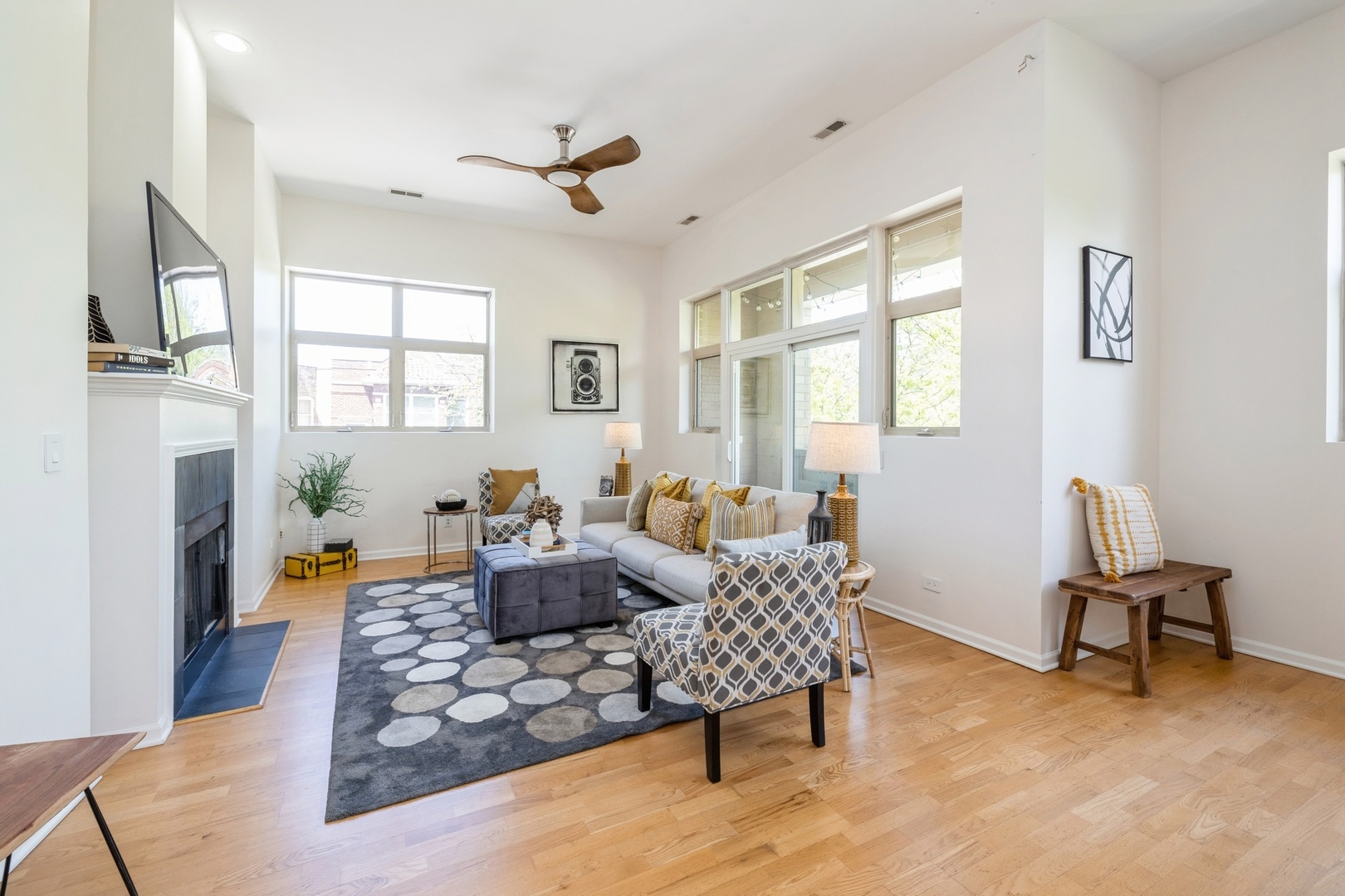 5318 N Ravenswood Avenue Unit: 201