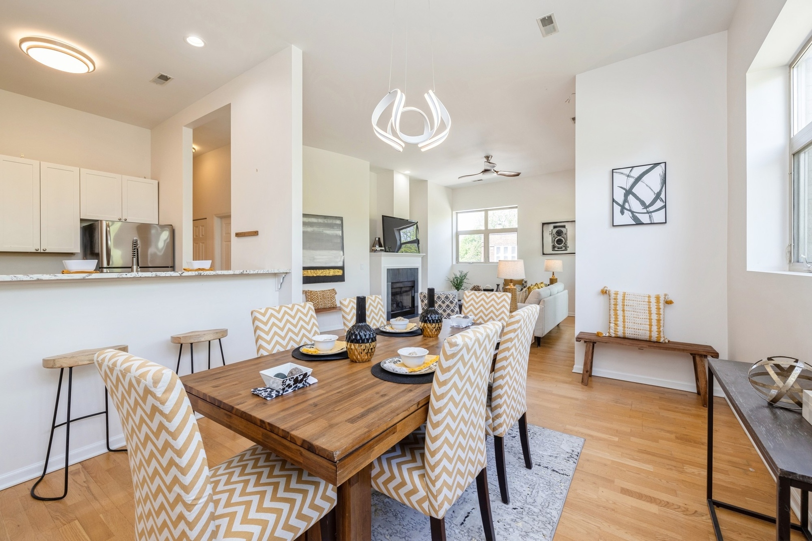 5318 N Ravenswood Avenue Unit: 201