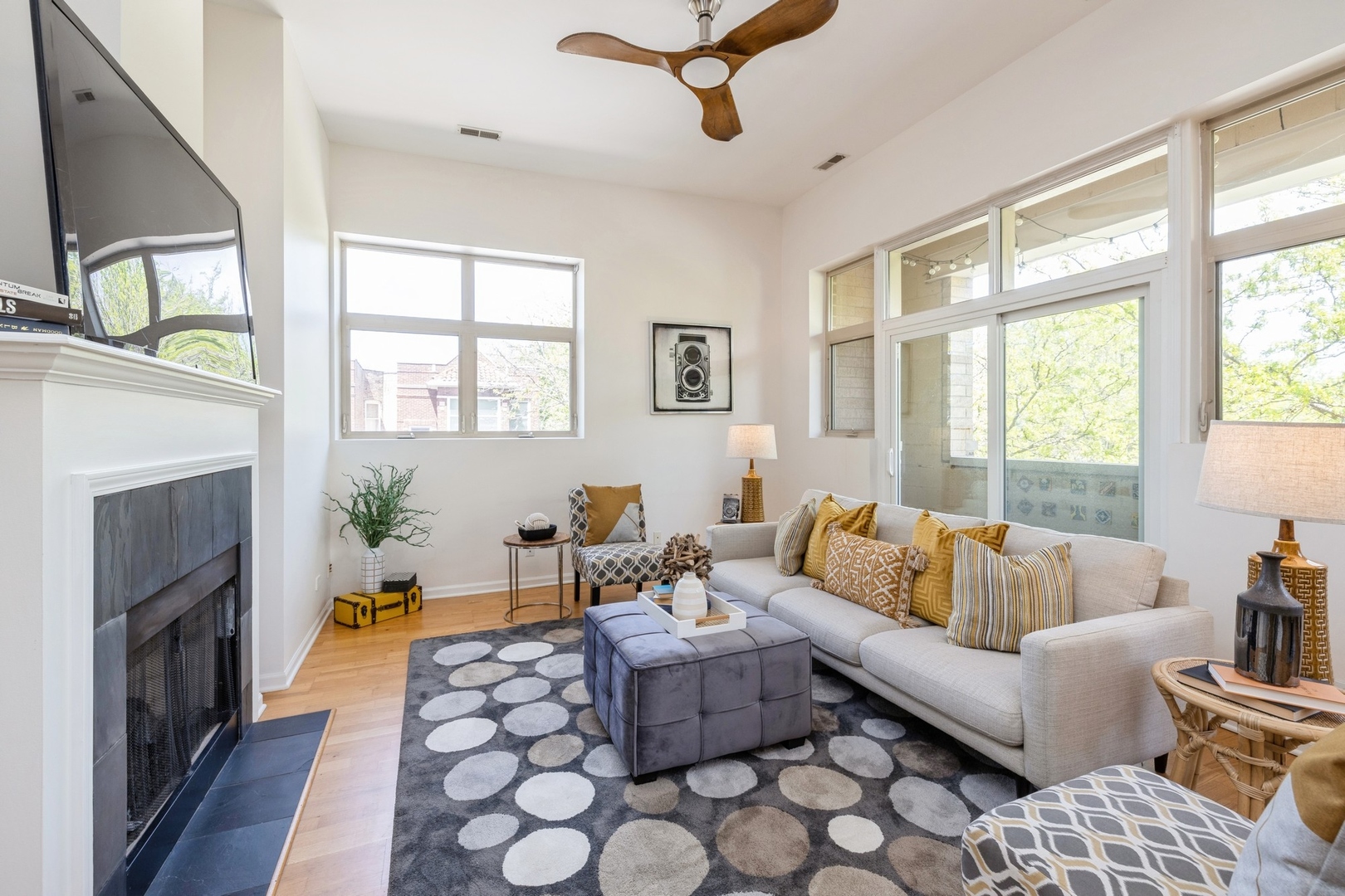 5318 N Ravenswood Avenue Unit: 201